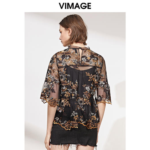 VIMAGE纬漫纪女装春季五分袖雪纺上衣女立领绣花蕾丝衫V1113701 商品图3