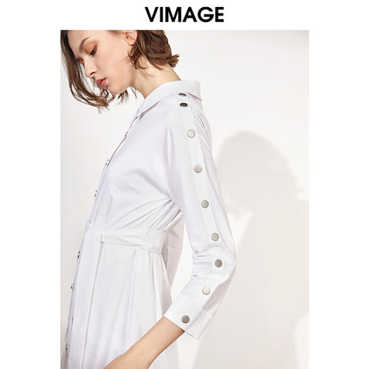 VIMAGE纬漫纪春季金属扣门襟收腰气质韩版衬衫白色连衣裙V1107707 商品图2