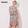 VIMAGE纬漫纪女装V领九分袖不规则印花连衣裙A字裙夏V907514 商品缩略图0