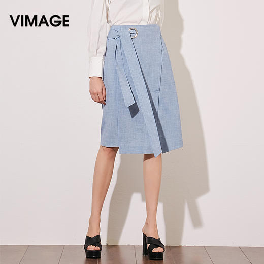 VIMAGE纬漫纪夏季女装拼接环扣裤腰带直筒半裙半身裙短裙V906513 商品图0