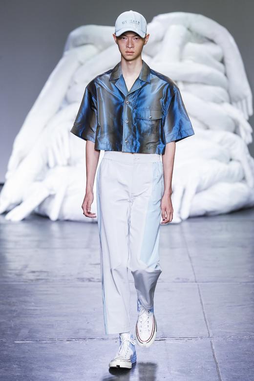 FENG CHEN WANG PLEATED STRAIGHT TROUSERS FS07TRO502G 商品图0