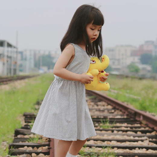 QZ LM19189 女童黄色/白色格子连衣裙 商品图1