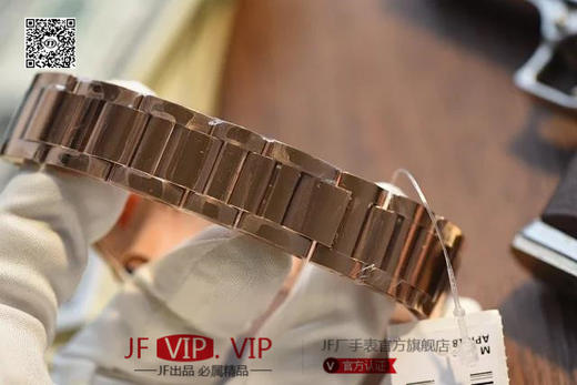 V6全玫瑰金气球36毫米，搭配专柜正品一致的手工镶钻工艺，天然贝壳面，美轮美奂！ 商品图7