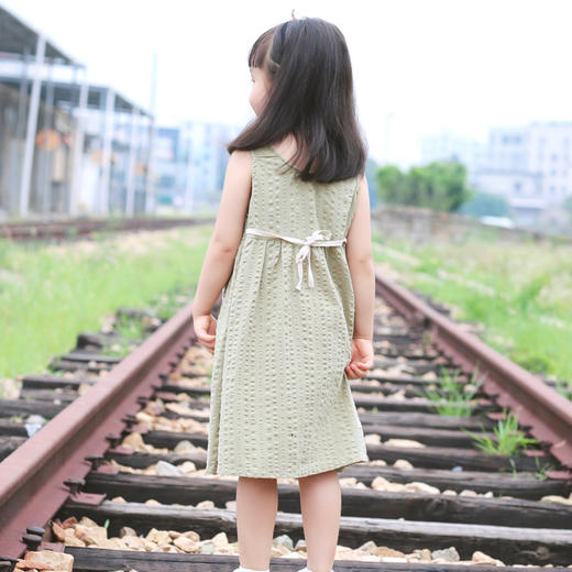 QZ LM19191 女童米色/绿色连衣裙 商品图3