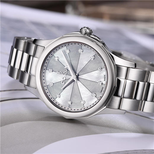 昆仑 CORUM 海军上将杯系列女士石英腕表 020.100.20/V200 PN09(A020/02668) 商品图0