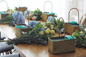 花艺沙龙手提花篮款《夏天的风》