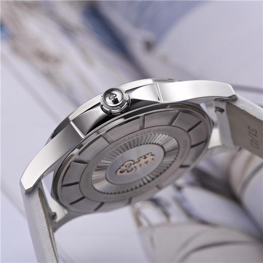 昆仑 CORUM 海军上将杯系列女士石英腕表  020.100.20/0049 PN09(A020/02667) 商品图3