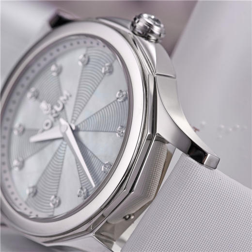 昆仑 CORUM 海军上将杯系列女士石英腕表  020.100.20/0049 PN09(A020/02667) 商品图1