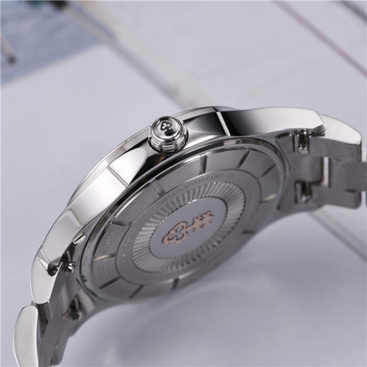 昆仑 CORUM 海军上将杯系列女士石英腕表 020.100.20/V200 PN09(A020/02668) 商品图4