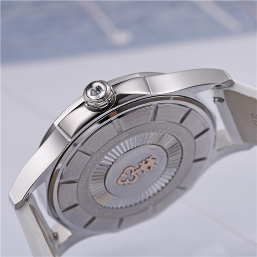 昆仑 CORUM 海军上将杯系列女士石英腕表 020.100.20/0049 PN22(A020/02690) 商品图3