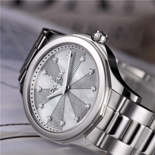 昆仑 CORUM 海军上将杯系列女士石英腕表 020.100.20/V200 PN09(A020/02668) 商品图1