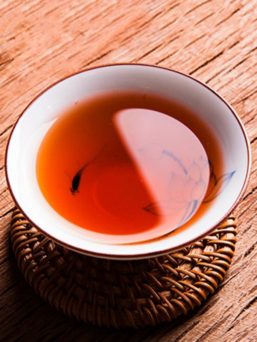 【买1送1】吉顺号掌柜私藏老茶 勐海发酵熟茶『松烟』熟茶饼357克/饼 商品图3