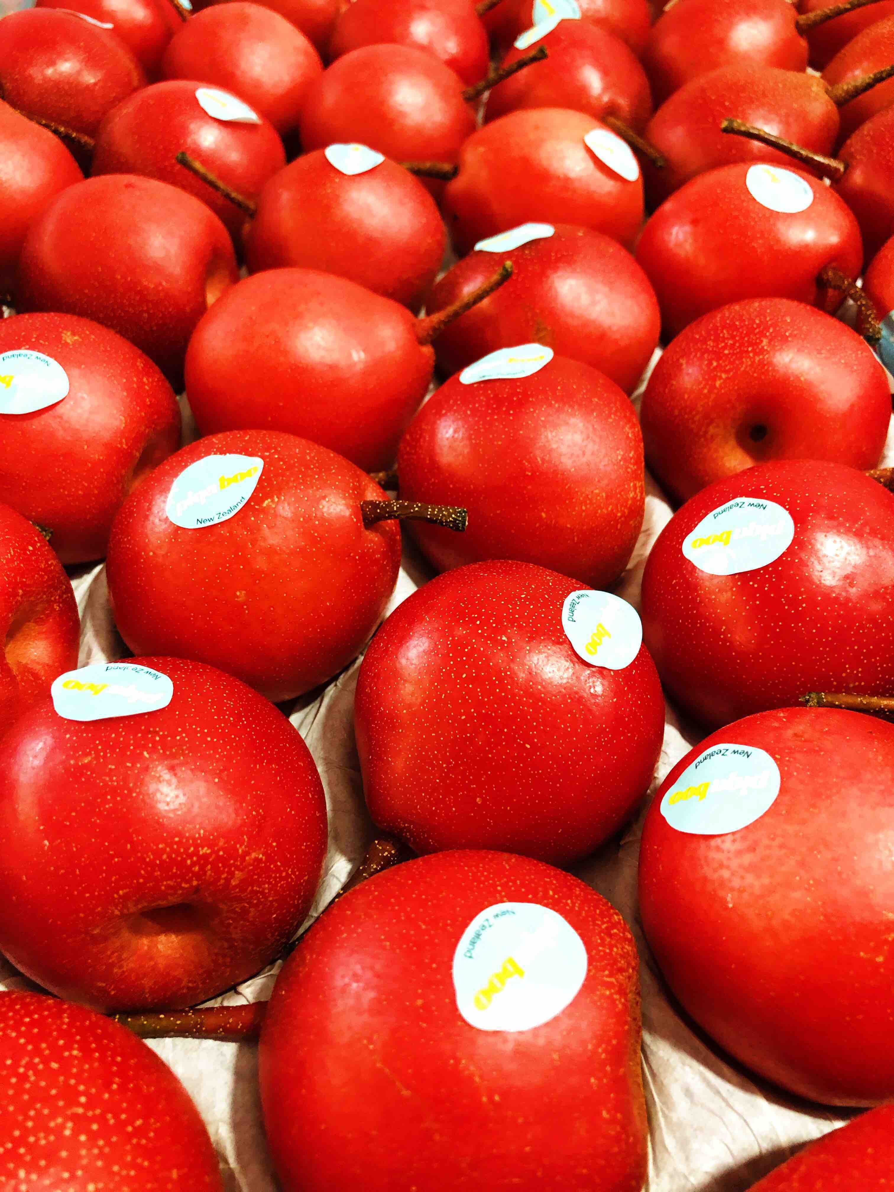 新西兰进口红梨好吃炸了新西兰皇家piqaboo红梨果子不大脆嫩香甜一款