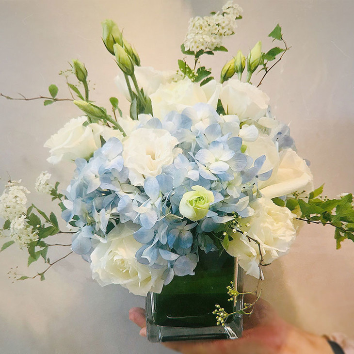 高脚杯桌花球形花商务会议婚礼定制主宾桌花前台花生日派对桌花杯子