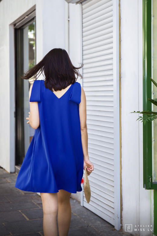 AtelierMissLu / Viva-皇家蓝肩带装饰A字连身裙 商品图4