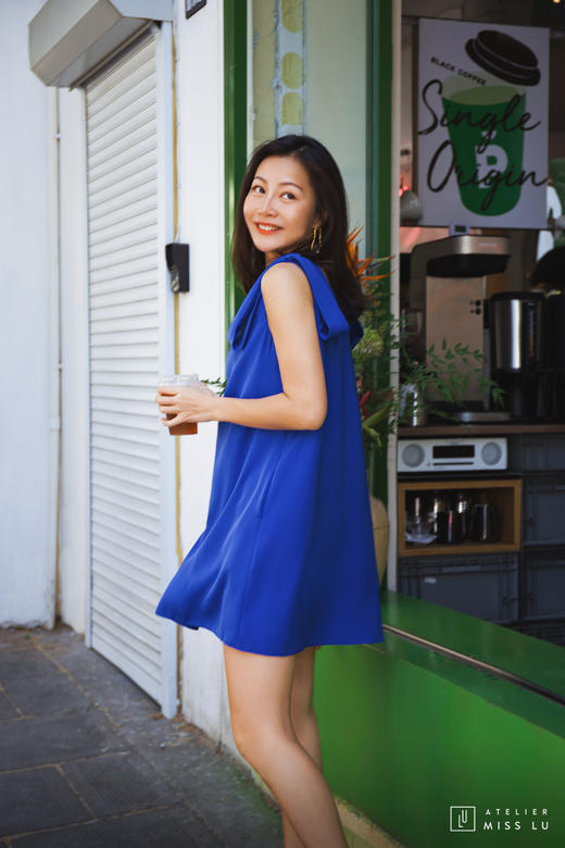 AtelierMissLu / Viva-皇家蓝肩带装饰A字连身裙 商品图3