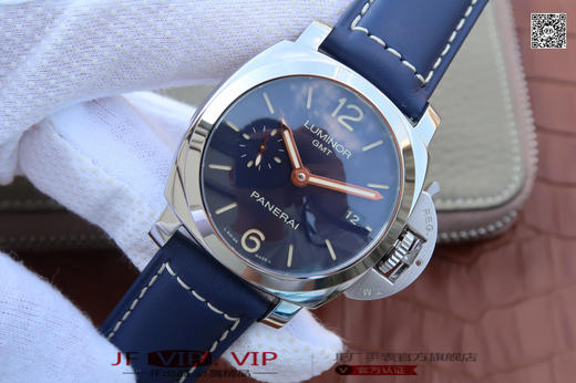 NOOB沛纳海V2升级版pam00688/PAM688。42mm直径，升级地方:底盖与面玻璃一致升级蓝宝石9级 整个手表是完全基于正品original原版开模的super copy版本，乃不可多得精品 商品图3