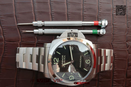 ZF沛纳海v5版pam328自动p9000机械机芯全精钢表带透底跑秒男表，改进了字面成色，钢带拉丝更加细腻。乱真 商品图10