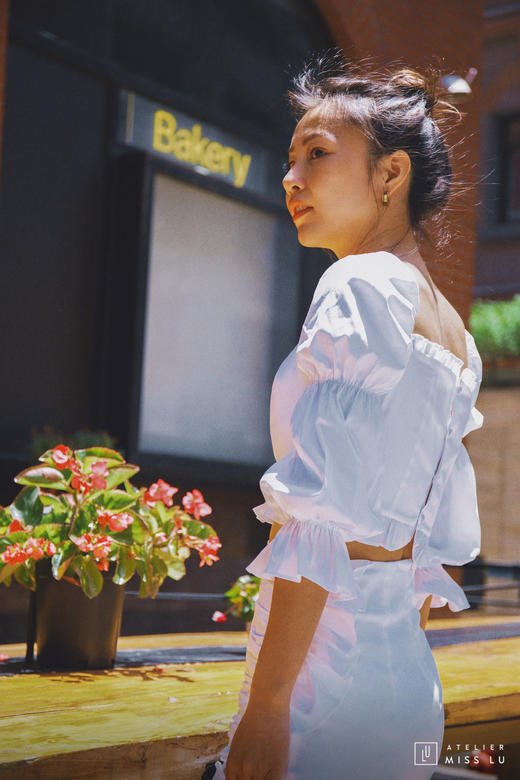 AtelierMissLu / Dale-白色压褶方领上衣 商品图1