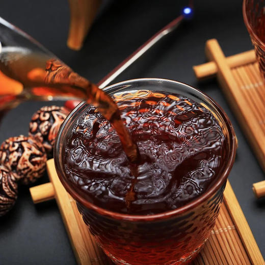 234     老樟香●微信促销，2010年宫廷樟香散茶，近年压制，樟香明显，回甘明显，56一片,买7送1！！！，仅限今天哦！ 商品图2