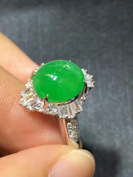 天然阳绿翡翠戒指爱心18金钻石镶嵌款式时尚大气上档次品相完美无瑕种