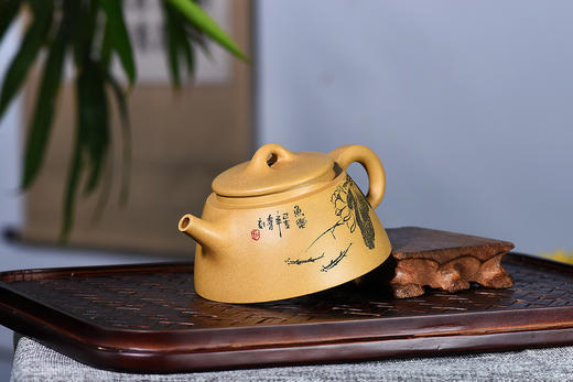 鱼罩紫砂壶陈春燕