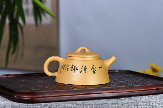 鱼罩紫砂壶陈春燕