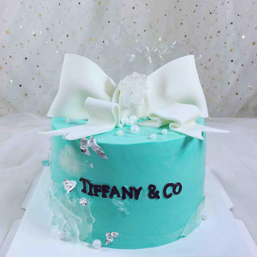tiffany主题蛋糕(图片为6寸效果)翻糖配件费时,提前2天定哦
