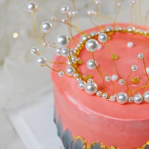 珍珠皇冠蛋糕图片为6寸效果