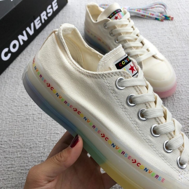 匡威彩虹果冻鞋