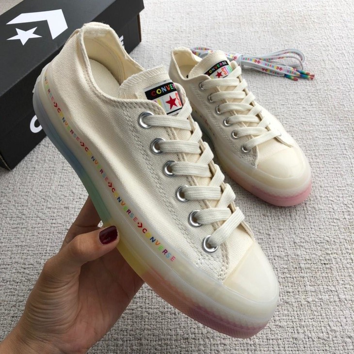 匡威彩虹果冻鞋