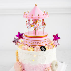 粉色渐变旋转小木马“原味戚风奶油水果蛋糕”0860