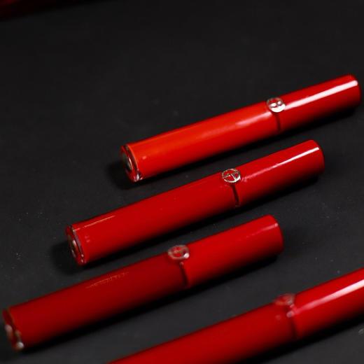 特价   阿玛尼红管唇釉 特价！ 商品图1