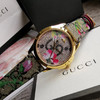 Gucci 古驰最新款出货了！
该腕表属于G-Timeless系列，配有标志性GG图案，并印有花卉主题。 商品缩略图5