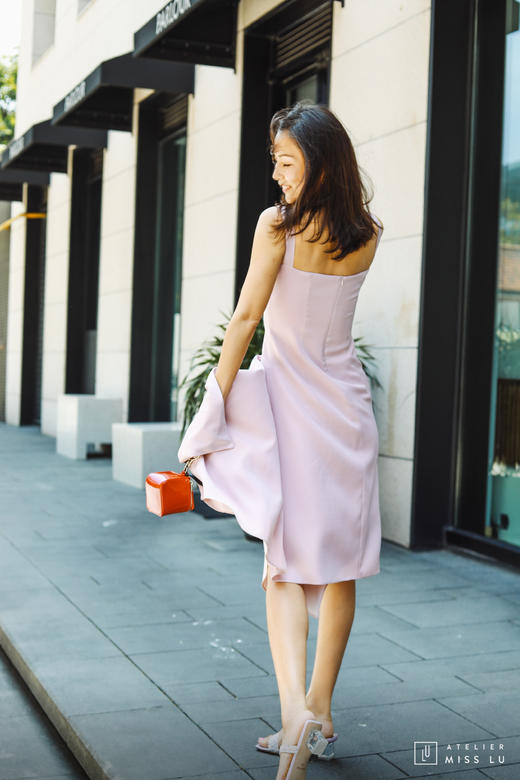 AtelierMissLu / Fay-荔枝粉不规则下摆吊带裙 商品图4