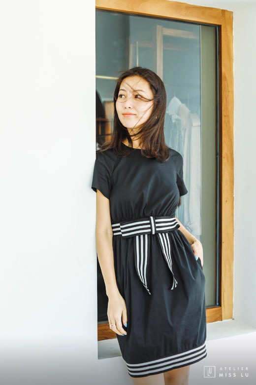 AtelierMissLu / Gill-黑色蝴蝶结收腰连身裙 商品图5