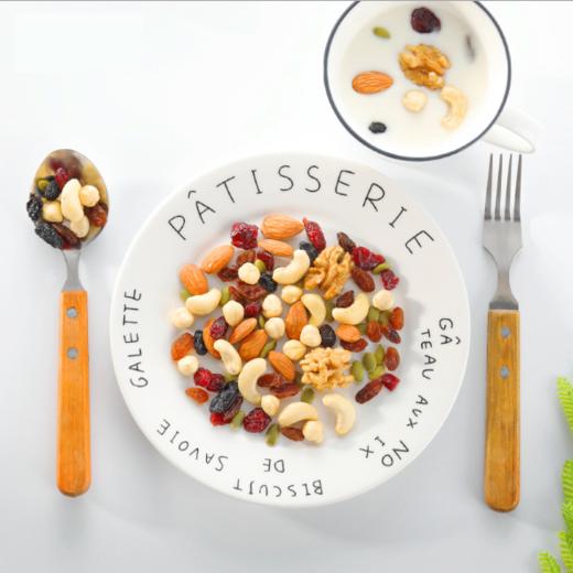 【每日坚果 孕妇零食】榛子扁桃仁葡萄干核桃仁腰果仁8种搭配30包零食坚果大礼包 商品图3