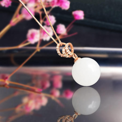 18k玫瑰金和田玉(白玉)镶钻玉珠吊坠--云雾缭绕 / 玉珠12mm