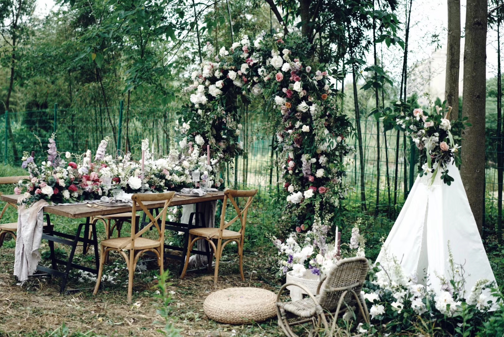 户外花艺拱门设计