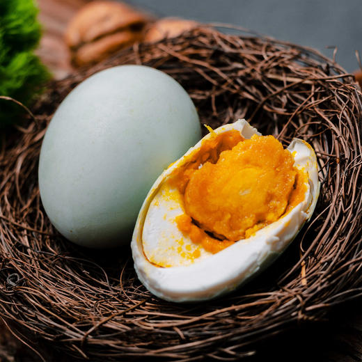 历代名菜,皇室贡品!鹤壁淇河红泥缠丝咸鸭蛋 , 层层缠丝, 香嫩爽滑!