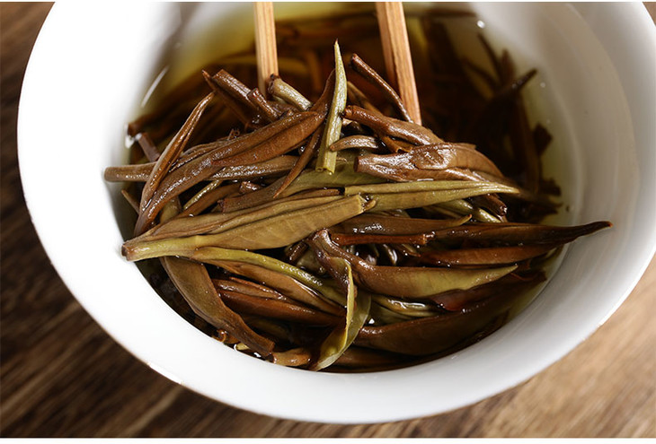 天地间金芽生普云南普洱茶生茶散茶250克罐装茶叶古树普洱茶生茶