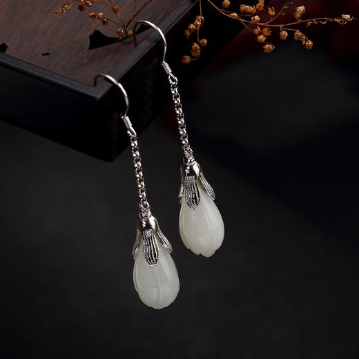 YLY-001 925纯银镶嵌和田玉耳坠白玉女士款高档气质玉兰花耳钉 商品图2