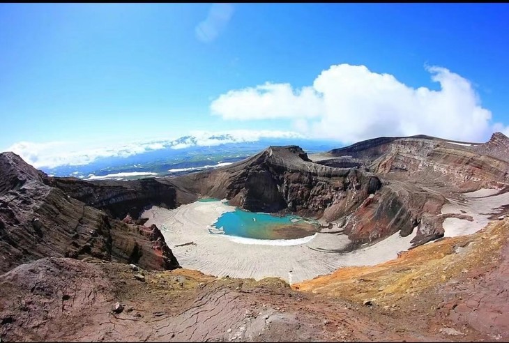 世界盡頭之約—勘察加活火山徒步