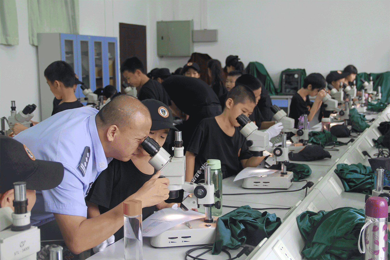 福尔摩斯探案营