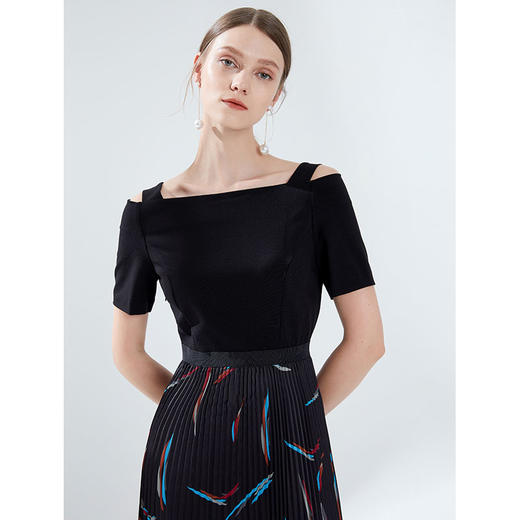 EITIE爱特爱女装夏季新品吊带漏肩收腰显瘦印花百褶连衣裙长57074102 商品图2