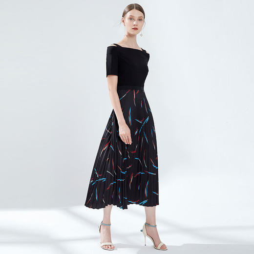 EITIE爱特爱女装夏季新品吊带漏肩收腰显瘦印花百褶连衣裙长57074102 商品图1