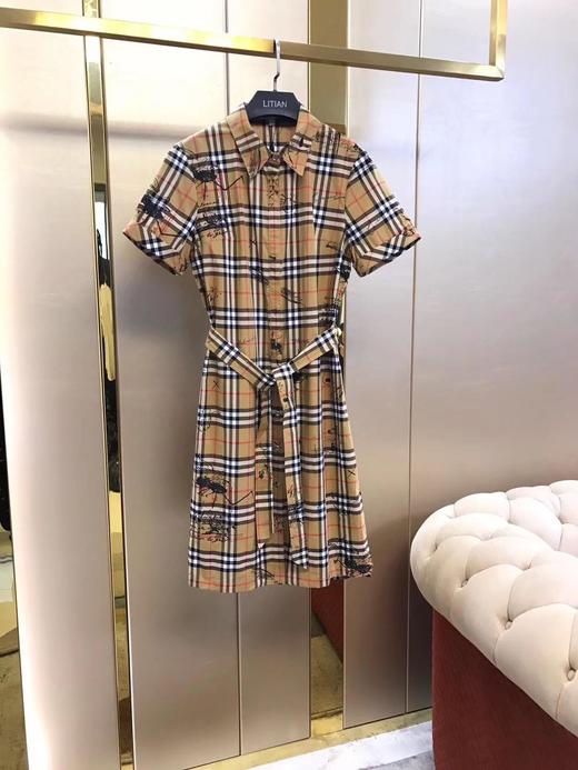 点此购买 巴宝莉涂鸦格子连衣裙 明121942