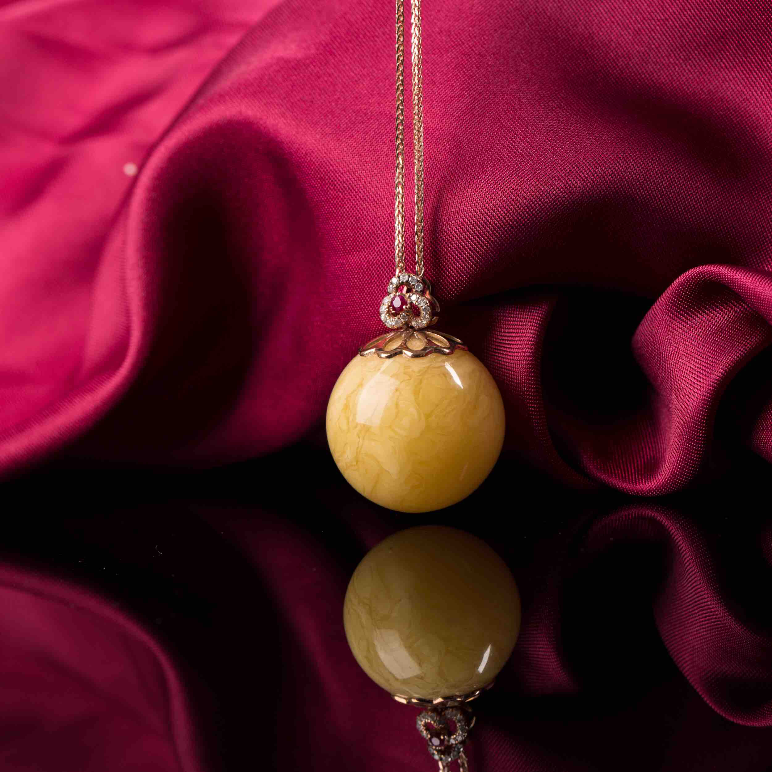 鸡油黄蜜蜡锁骨链18k金镶嵌钻珠子2325mm三款可选