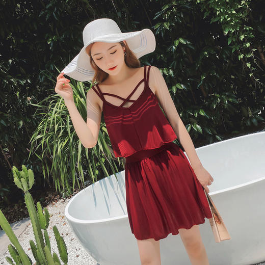 2019新款韩国ins风可外穿泳衣女连体酒红纯色性感保守比基尼遮肚显瘦