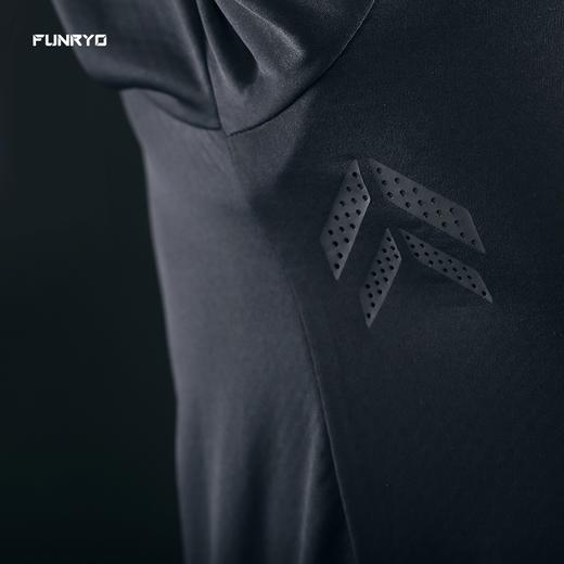 FUNRYO蜂锐自然之力系列鲨鱼皮长袖训练风雨帽衫 商品图2